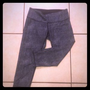 Lululemon crop leggings-size 8